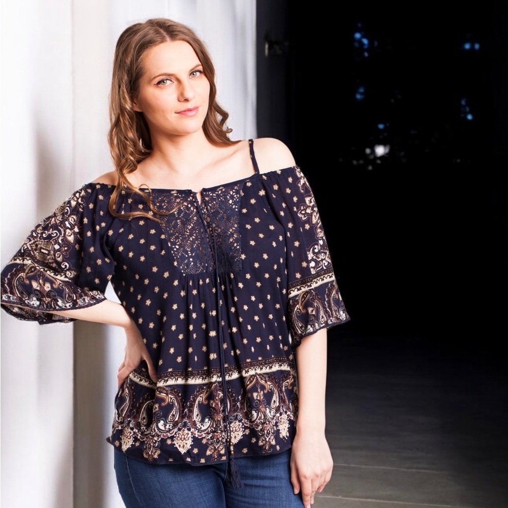 Angie Navy and Cream Off-Shoulder Blouse size medium